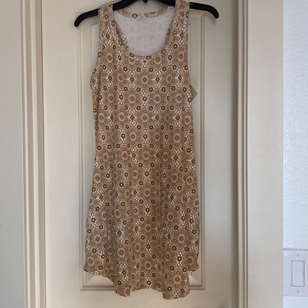 Nightgown with pockets